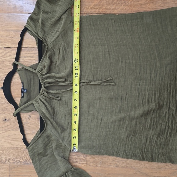 SAM AND JESS BRAND WOMEN'S JUNIOR OLIVE GREEN COLD SHOULDER TOP SIZE SMALL - Picture 12 of 16